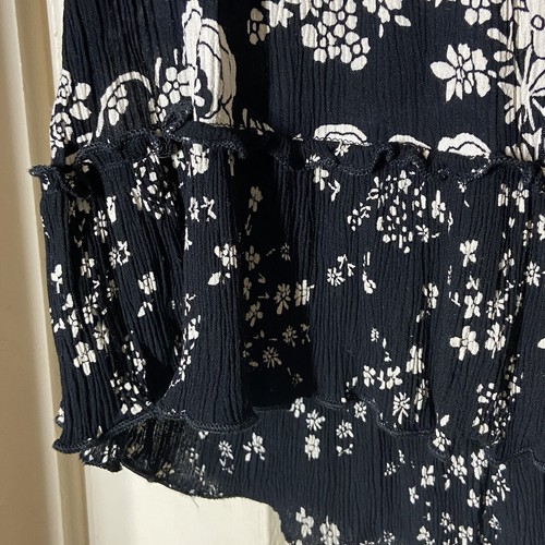 Bila Black & White Gauzy Sleeveless Top Blouse Size S Ruffle Boho Flowers - Picture 4 of 7