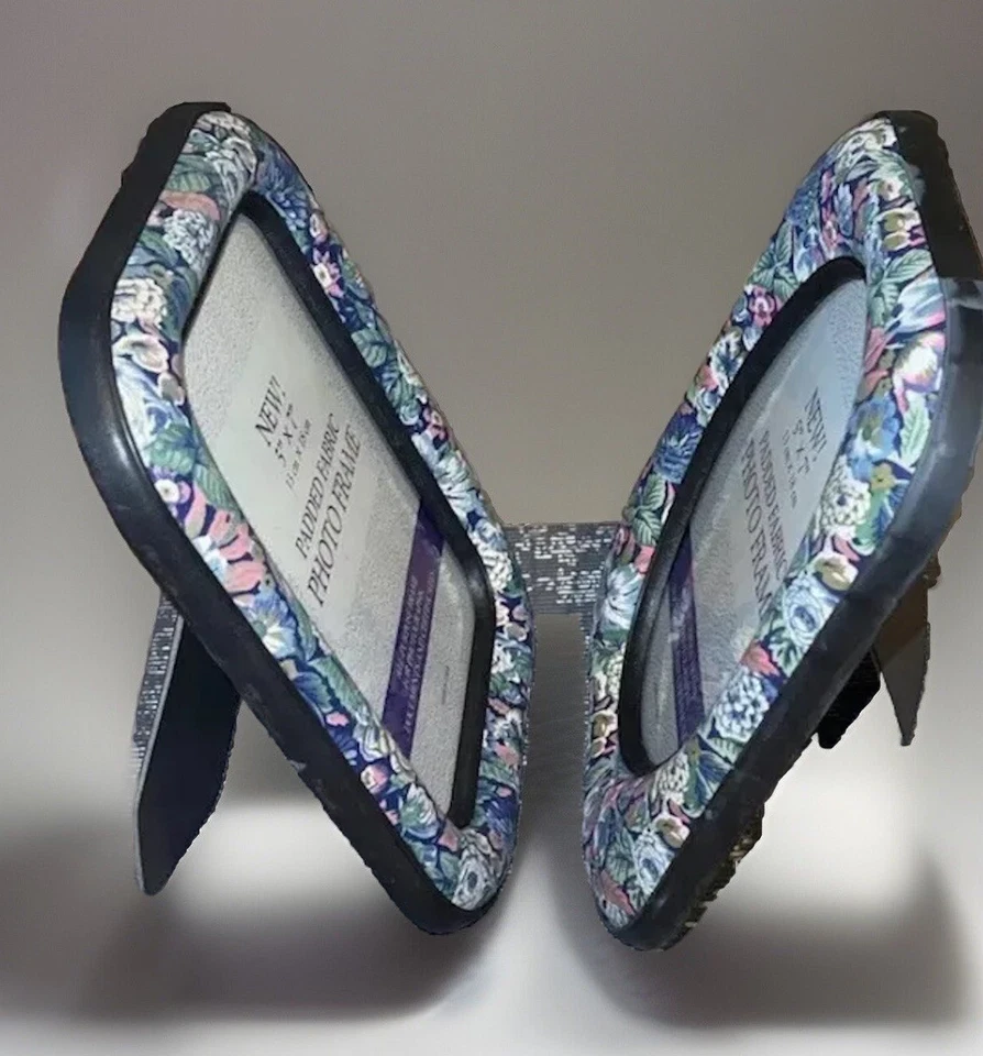 NWOT: Floral Padded Fabric Self Standing Picture Frames 5”x7” set of (2) - Image 4 of 4