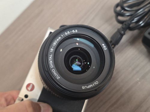 Cuerpo de cámara digital Leica Digilux 3 7,5 MP 4/3 montaje con Olympus 18-180 mm + extras - Imagen 19 de 24