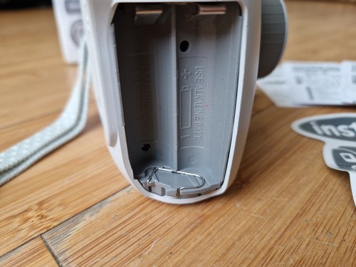 Fujifilm Instax Mini 9 Instant Camera - Smoky White - Picture 8 of 12