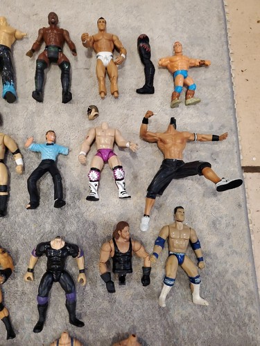 WWF/WWE Wrestling Figure Lot (Damaged Packaging) - Parts/Repair/Deco - Picture 5 of 16