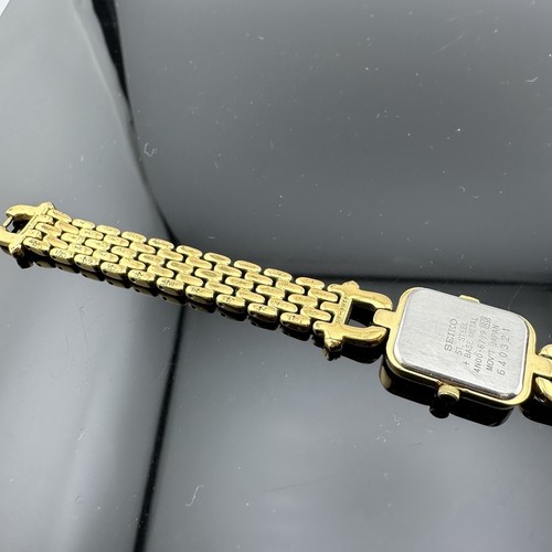 Vtg. Seiko Women 4N00-6799 Mother of Pearl Dial 17mm Sz 6.5” Watch - New Battery - Picture 18 of 18
