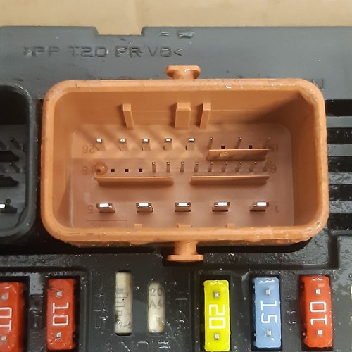 PEUGEOT 407 BSM UNDER BONNET FUSE BOX 9664705980    (318) - Picture 9 of 14