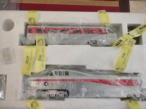 MTH 30-2282-1 New York Central Aerotrain Diesel Passenger Set w/Protosound 2 LN - Picture 18 of 24