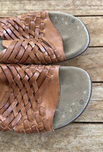 Taos Guru Leather Slip on Sandals 7 - Picture 2 of 6