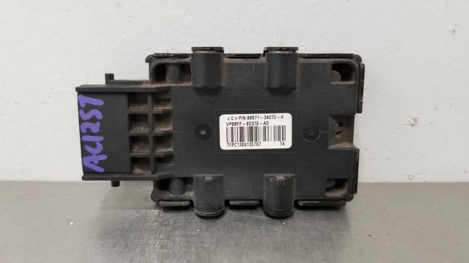 14 MÓDULO CONTROL BOMBA COMBUSTIBLE TOYOTA TUNDRA 8957134070 Foto 3 de 4