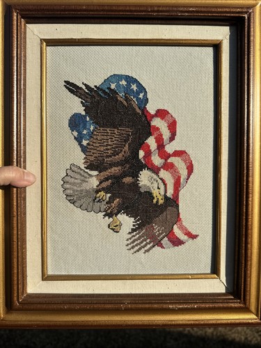 Vintage Needlepoint America Bald Eagle With American Flag USA Patriotic Framed - Picture 2 of 12