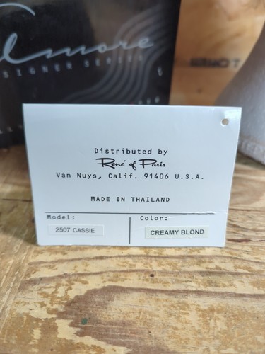 Rene Of Paris A more Designer Series Perücke #2507 Cassie Creamy Blond Locken Boxed - Bild 7 von 10