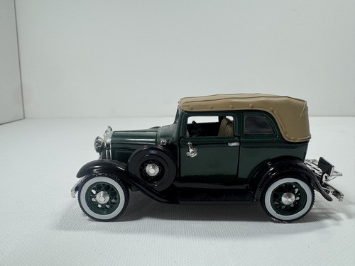 Signature Models 1934 Duesenberg Green/Black 1:32 Opening Hood & Doors - Picture 5 of 5