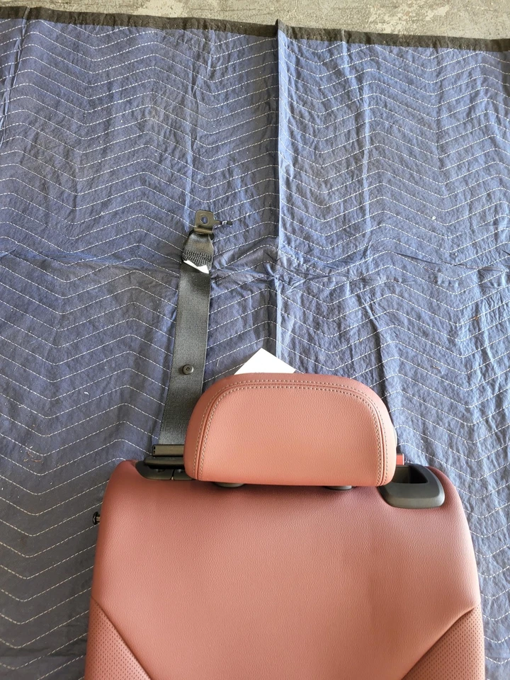 Б/у оригинальное левое верхнее заднее сиденье BMW 2-го ряда для 2022-2024 430i xDrive Gran Coupe - Изображение 4 из 4