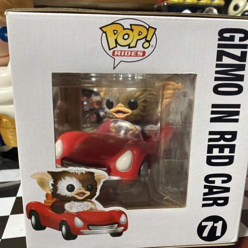 ファンコPOP　ギズモ イン カー JOE DANTE SIGNED GREMLINS GIZMO IN RED CAR FUNKO POP 71 WITH