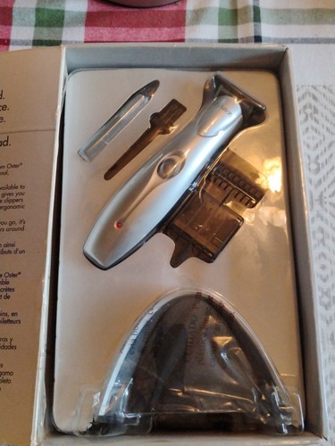 Oster Pro Tagliabordi a cavo/senza fili 78997-10 - Foto 2 di 2