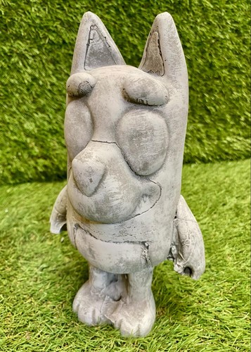 Bluey Concrete Cartoon Dog Stood Ornament Children's Character Garden Sculpture - Picture 4 of 10