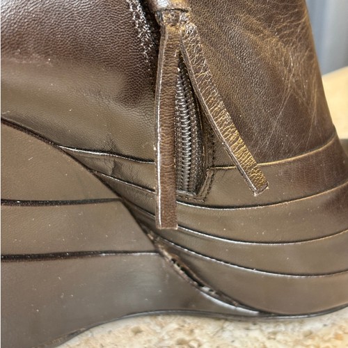 Miu Miu dunkelbraune Leder Keilabsatz Bootie Pumps 4,5" Absatz Größe 38 1/2 (8,5) - Bild 7 von 9