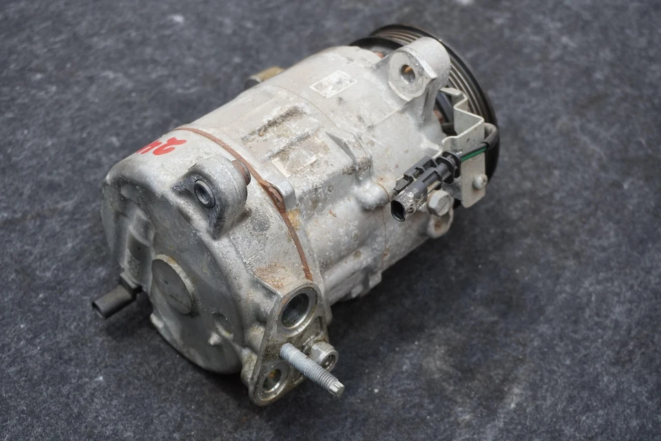 Compresor y polea de aire acondicionado 84317510 GMC Chevrolet Cadillac 2015-20 Foto 4 de 4