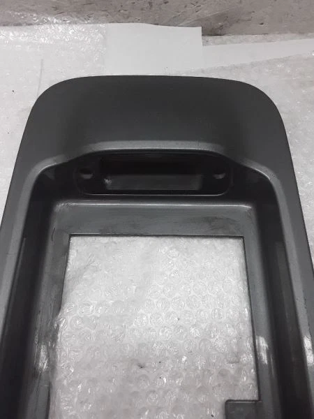 后尾门车牌装饰成型 1998 ISUZU RODEO 2xZ-63P — 第 2/4 张图片