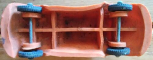 (18-17) VINTAGE COLLECTIBLE VOLKSWAGON TOY CAR (AS-FOUND / UNCLEANED CONDITION) - Picture 12 of 12