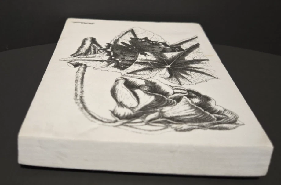 Sello de mariposa de silicona montado en espuma en flor blanco y negro LaBlanche Foto 3 de 4