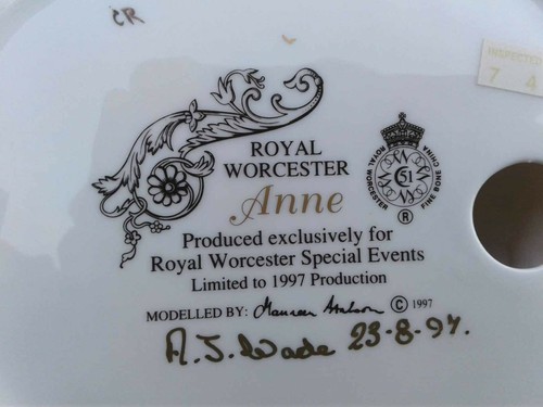 ROYAL WORCESTER - ANNE - RW4658 - SPECIAL EVENTS FIGURE. - Picture 10 of 11
