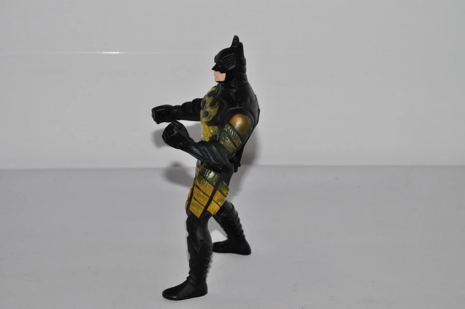 Figura de acción Kenner 1995 DC Batman 5" amarillo claro Foto 2 de 4