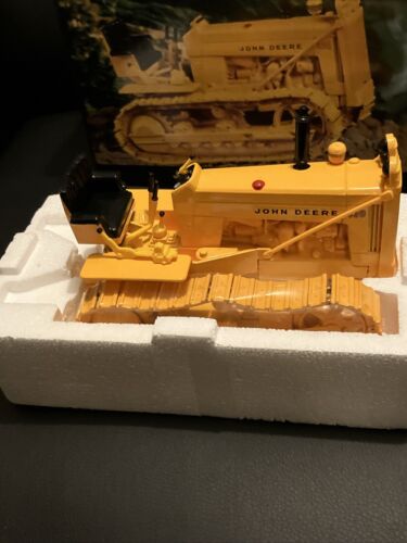 Ertl 1/16 John Deere 430 crawler - Picture 13 of 14