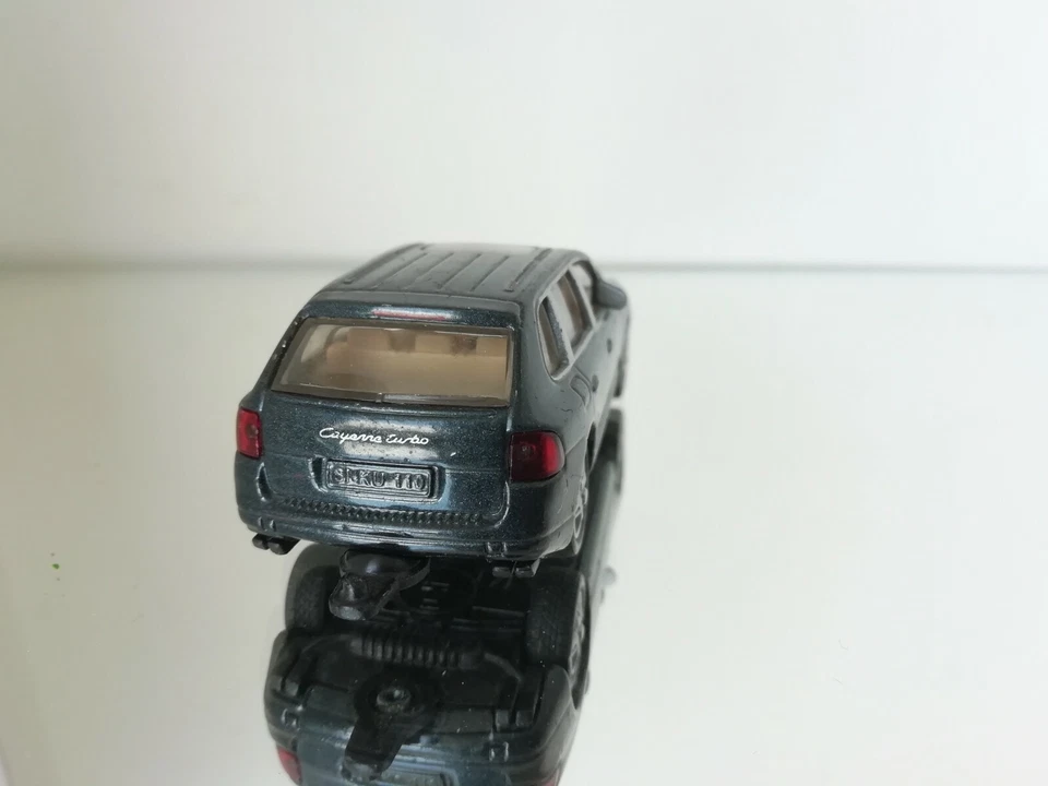 siku porsche cayenne turbo 1062 - Immagine 4 di 4