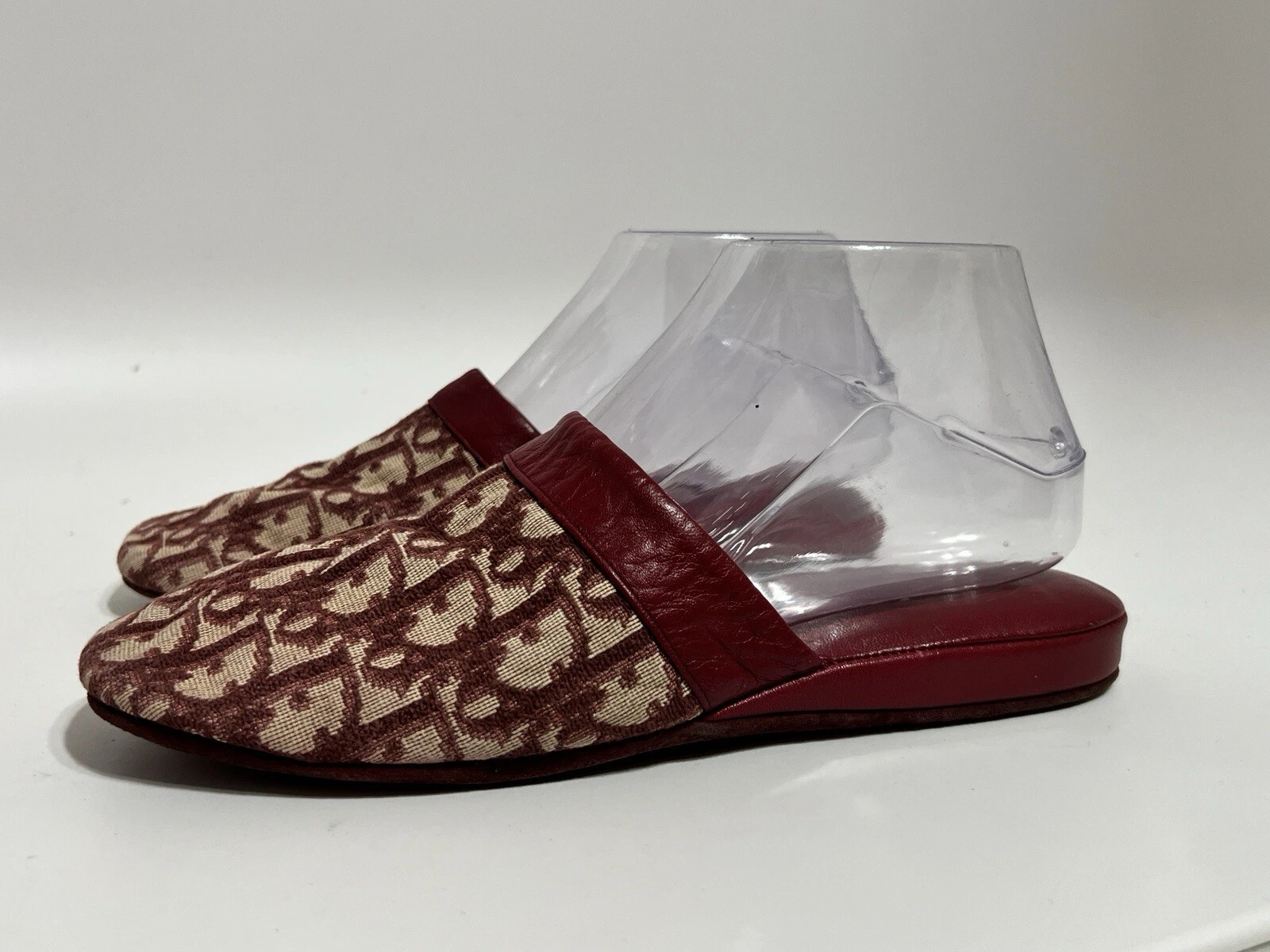 Pantoufles vintage Christian Dior cuir rouge monogramme toile 36