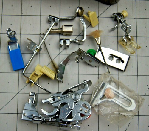 Vintage Sewing Machine Attachment/Parts in Brown/Clear Plastic Case - Picture 2 of 2