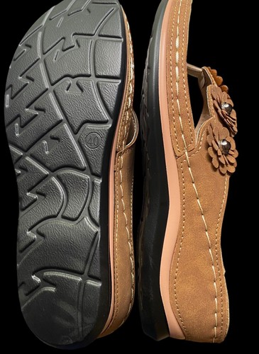 Brown Flower Embellished Flip Flops Brand New Women’s Size 8 - Picture 6 of 11