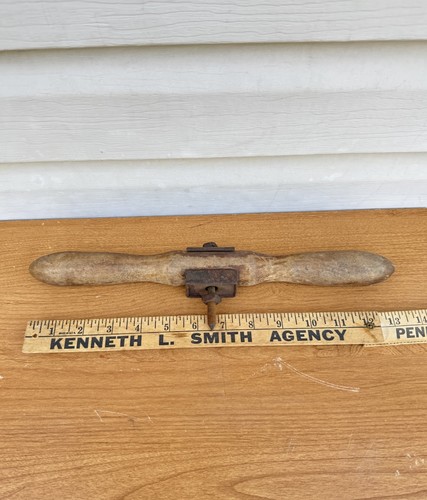 Antique Vintage Primitive Wood T Handle - Auger Hand Drill -Farm Salvage - Picture 2 of 5