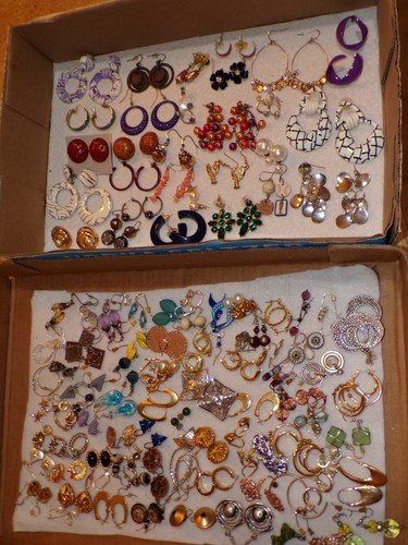 Jewelry Lot Earrings Pierced Rhinestone over 100 Pairs [274D]