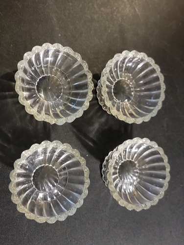 Set of 4 Small Vintage footed glass ribbed bowl dish salt candy appetizer - Picture 5 of 5