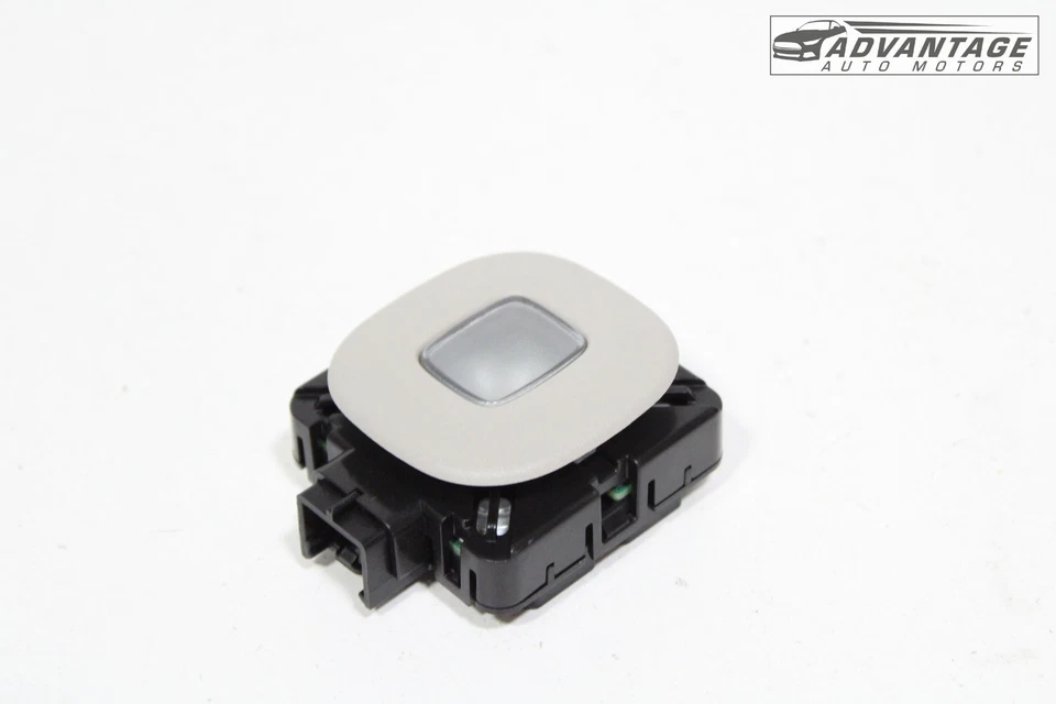 2020-2024 CHRYSLER VOYAGER REAR TAILGATE LIFTGATE INTERIOR LIGHT LAMP OEM - Image 2 of 4