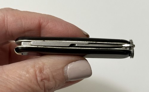 Vintage Victorinox Classic 58mm Black Swiss Army Knife - Picture 10 of 15