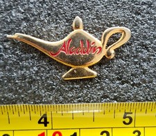 vintage Disney Aladdin animation movie genie lamp jacket lapel logo pin