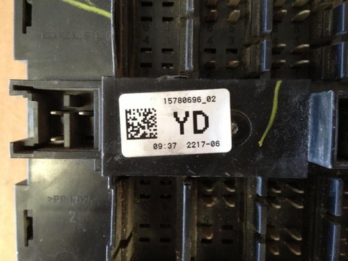 08 SILVERADO 2500 UNDER HOOD FUSE BOX 6.6L DIESEL LMM 15404 - Bild 2 von 6