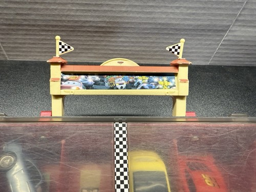 Disney Pixar Cars Race Track Carrying Case With 14 Car Set Raceway Pre-owned - Picture 4 of 9