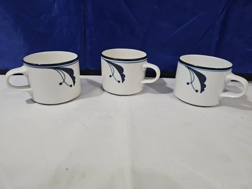 Dansk Flora Bayberry Blue & White Coffee Mugs Tea Cups  Japan Set Of 3