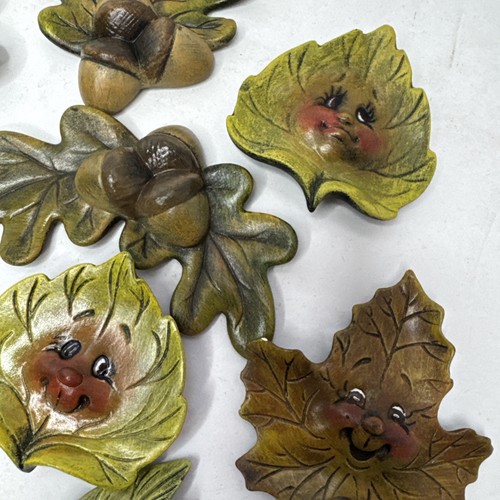 Cute Faces Pottery Leaf Shaped Decorative Leaves Set of 10 Smiles Acorns Happy - Bild 5 von 7