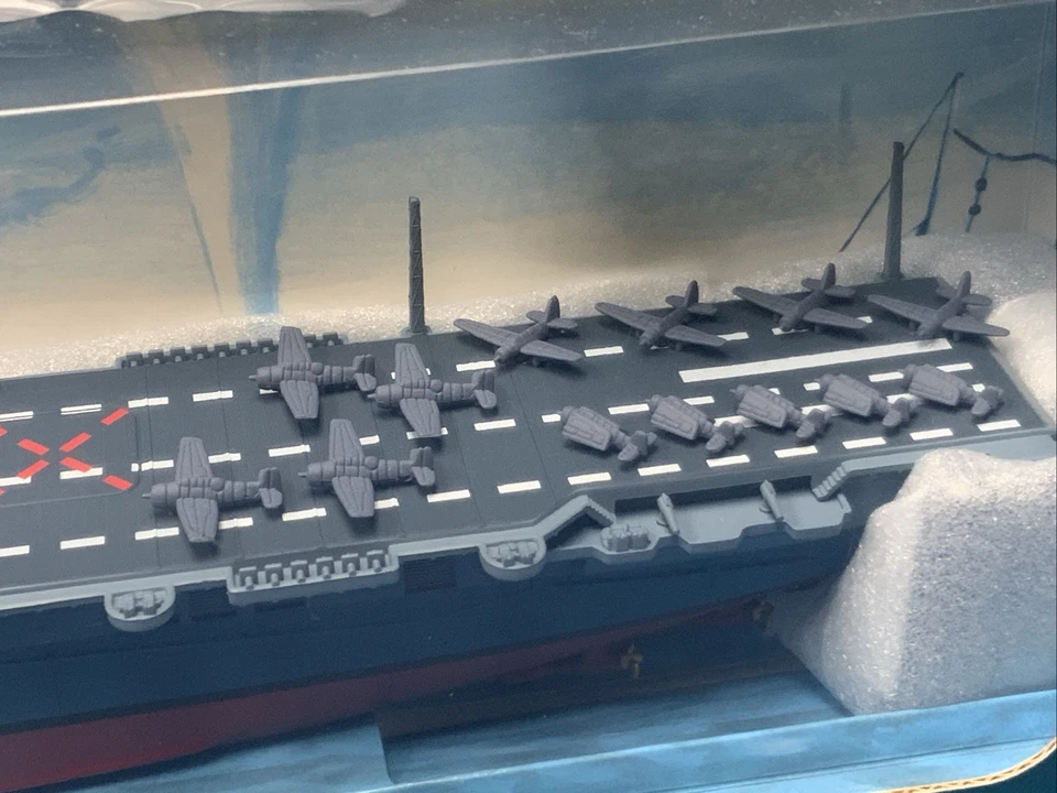 Gearbox Toys Military Classics U.S.S. INTREPID Aircraft Carrier 1:700 Diecast - Image 4 of 4