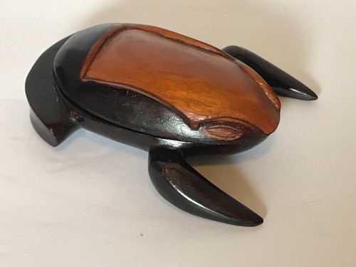 Vintage Carved Wooden Frog Trinket Box Two Toned Brown Very Good Condition - Picture 1 of 8