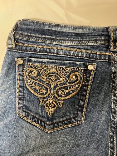 Jeans Miss Me Women sz 33 Boot Cut Blue Denim Distressed Embroidered Embellished - Picture 8 of 22