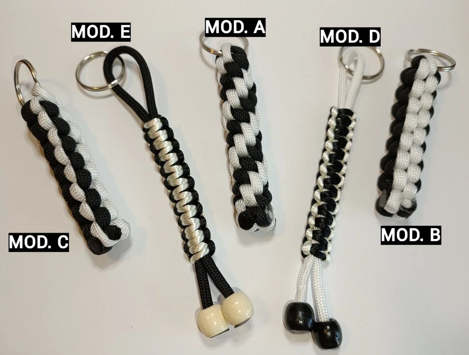 Portachiavi Fatto A Mano Calcio serie Juventus in Corda paracord 3mm Idea Regalo - Immagine 2 di 4