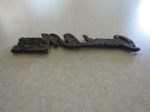 Original Pontiac Grand LeMans plastic car emblem / badge - USA - - Picture 8 of 8