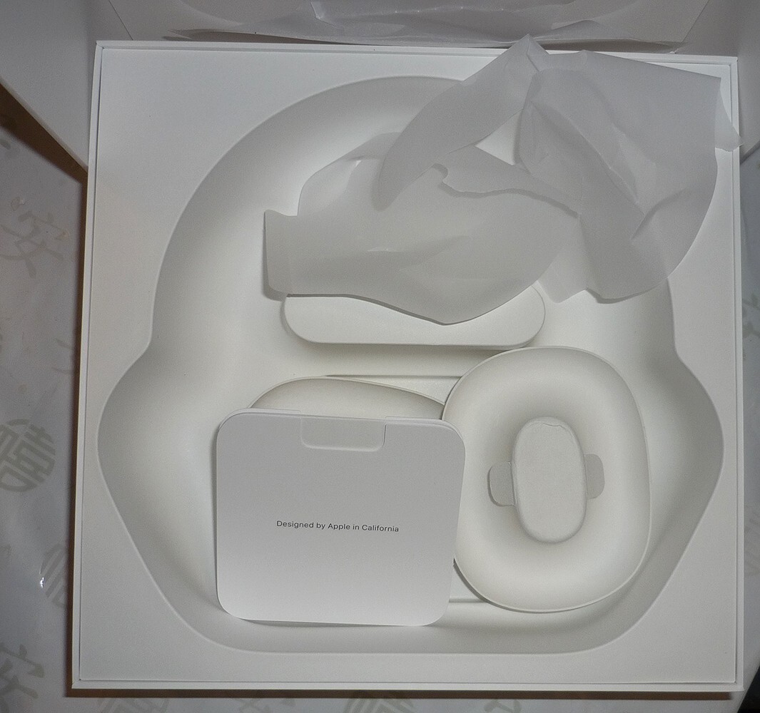 Apple A2096 AirPods Max Headphones Space Gray, EMPTY BOX Apple A2096 AirPods Max Headphones Space Gray, EMPTY BOX
