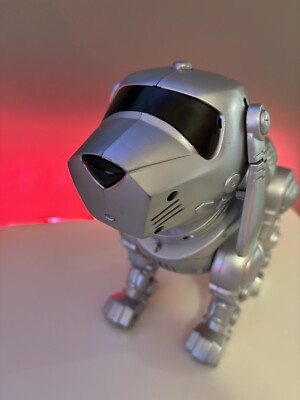 MｏDERN TｏYS製　SＩLVER PET Vintage Tekno Silver The Robotic Puppy Dog Motion