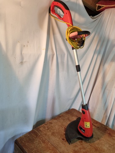 Champion Model: PDC4008LTF 320mm Cut Mains 240 V 500W Grass Strimmer (45)