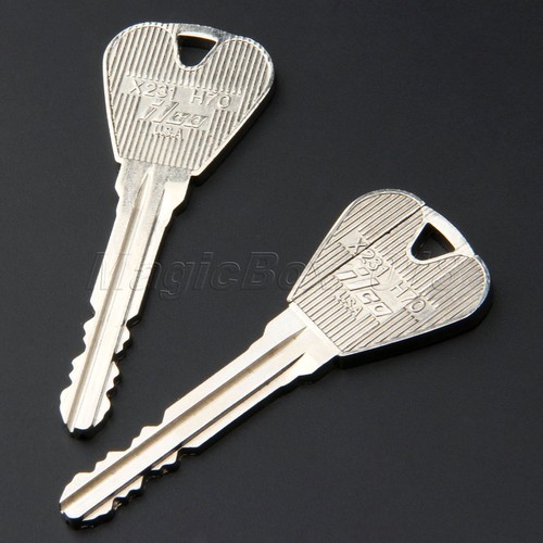 Folding Key Thru Bottle/Ring Penetration Magic Trick Toy Props Metal 8cm 2pcs - Picture 1 of 10