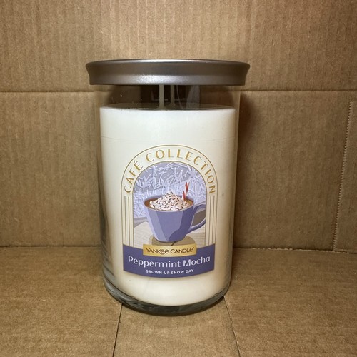 Yankee Candle 20oz Two-Wick Cafe Collection - Peppermint Mocha - Picture 1 of 2