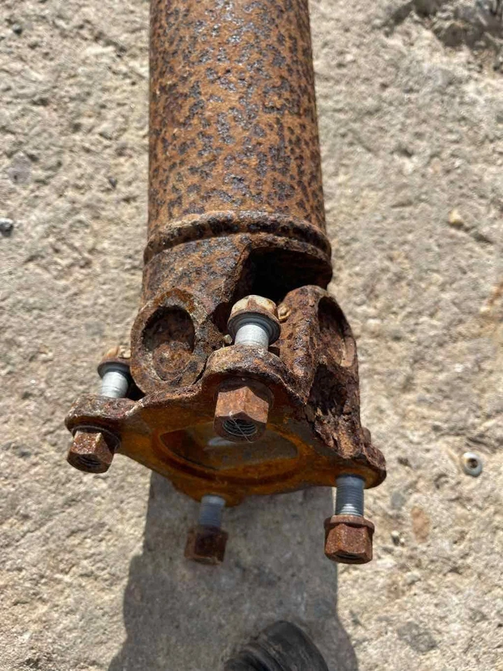 Rear Drive Shaft NISSAN NV 1500 12 13 14 15 16 17 18 19 20 Foto 2 de 4